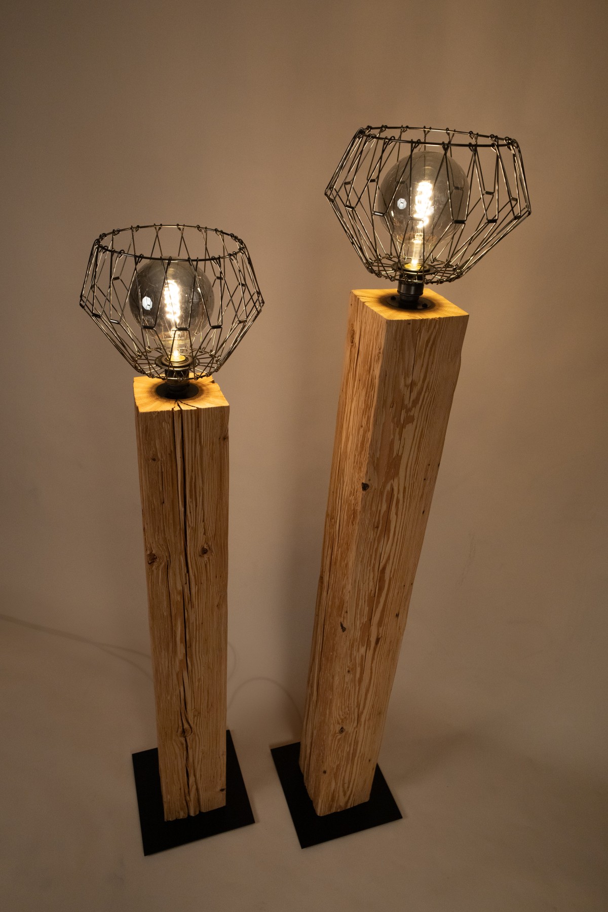 Stehlampen Antikholz